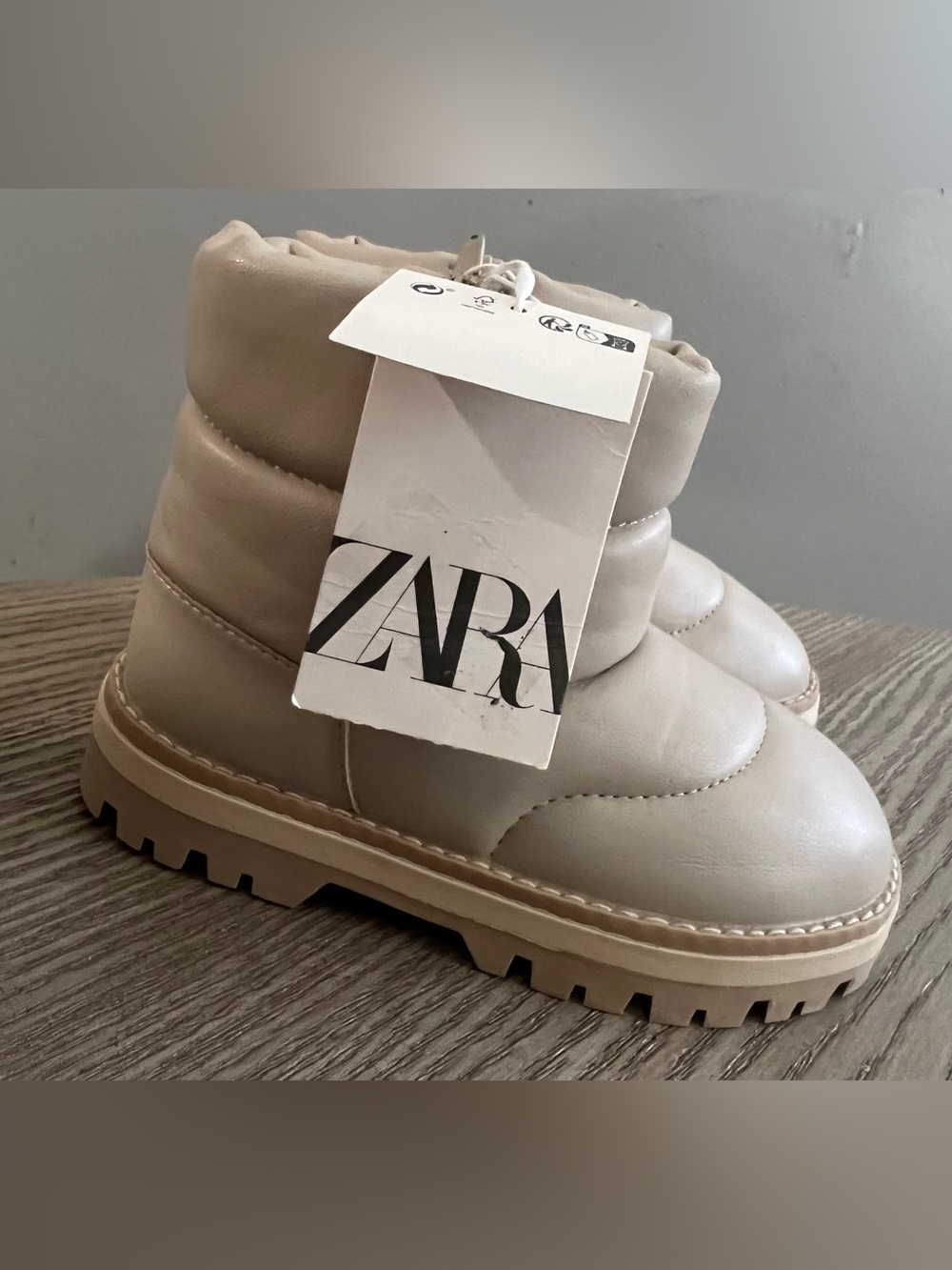 ZARA Quilted Padded Ankle Boots in Light Beige